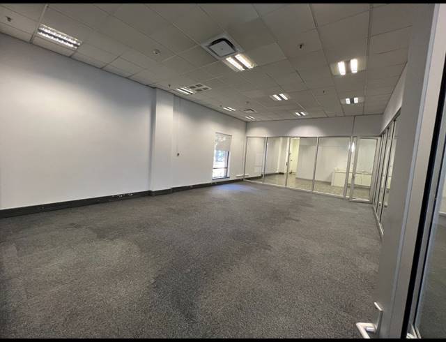 534M² OFFICE TO LET IN ROSEBANK